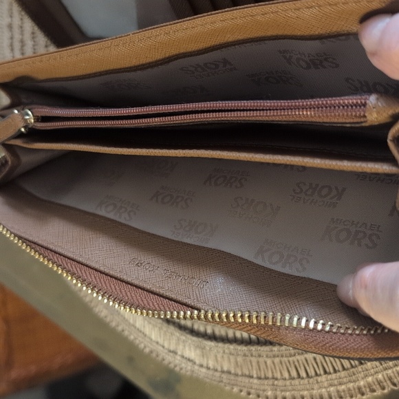 Michael Kors Jet Set Double Zip Wristlet - Picture 5 of 10